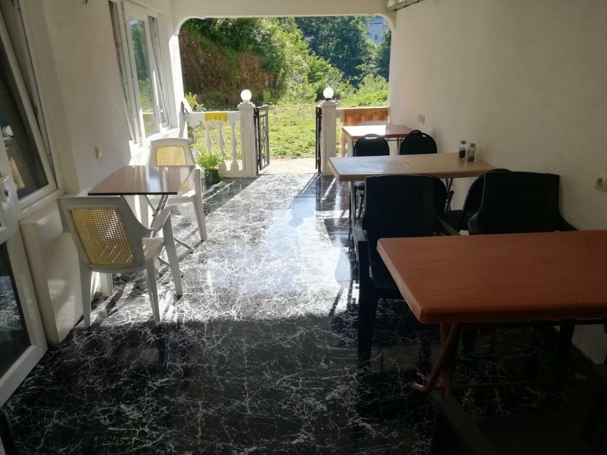 Geno Guest House Kvariati Exterior foto