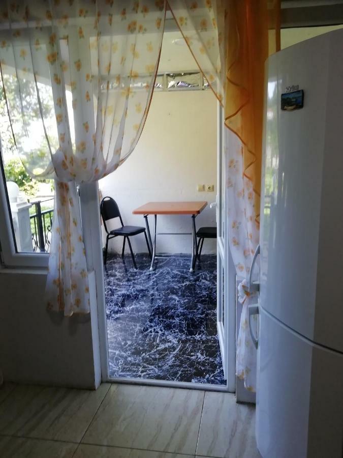 Geno Guest House Kvariati Exterior foto