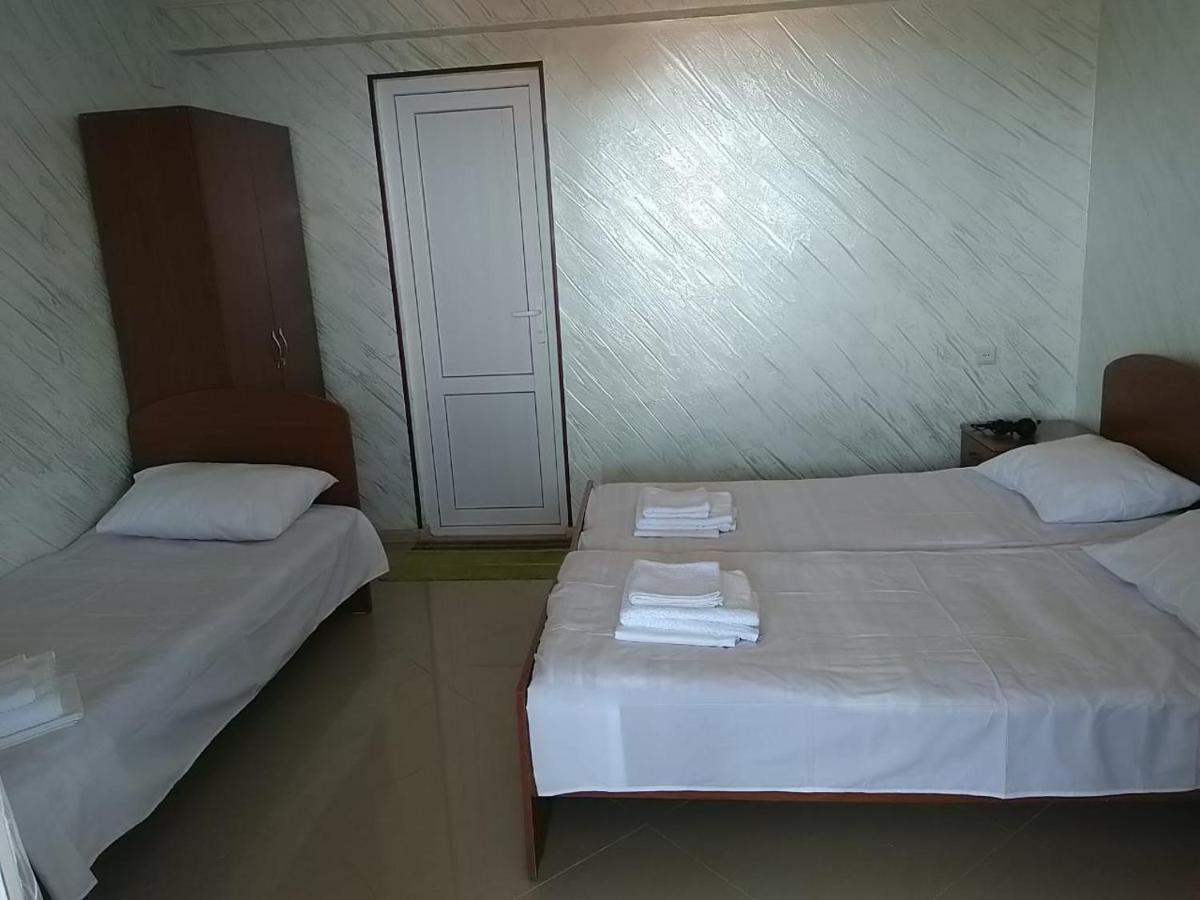 Geno Guest House Kvariati Exterior foto