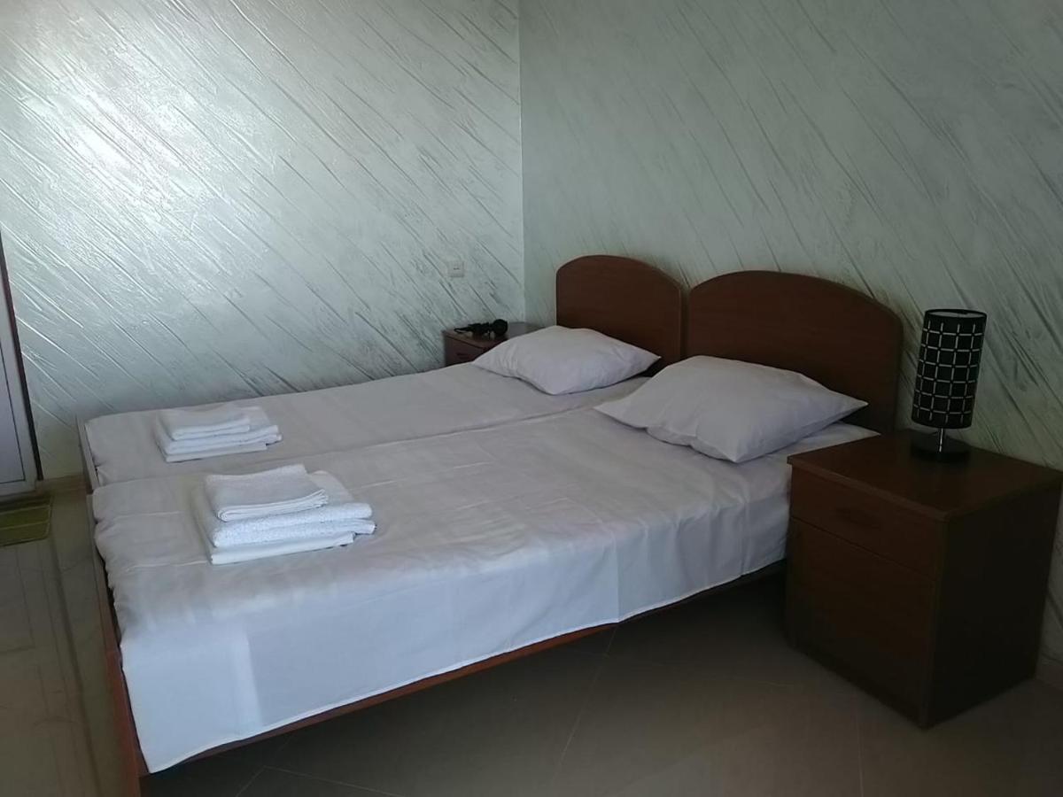 Geno Guest House Kvariati Exterior foto