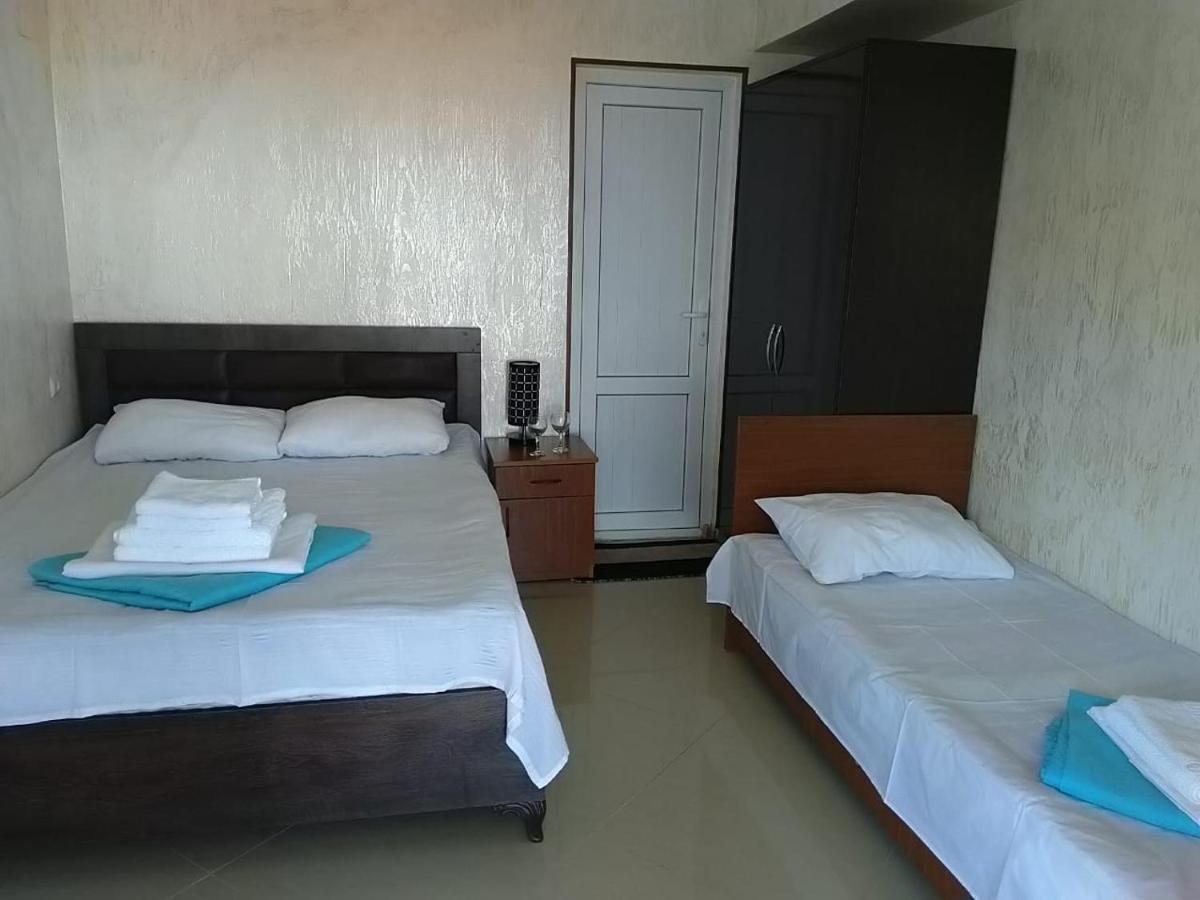 Geno Guest House Kvariati Exterior foto