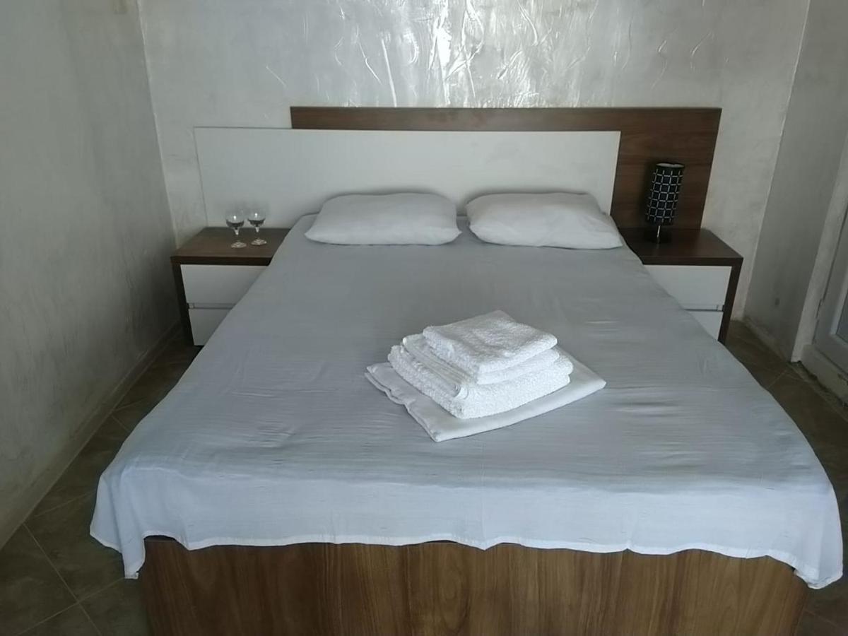 Geno Guest House Kvariati Exterior foto